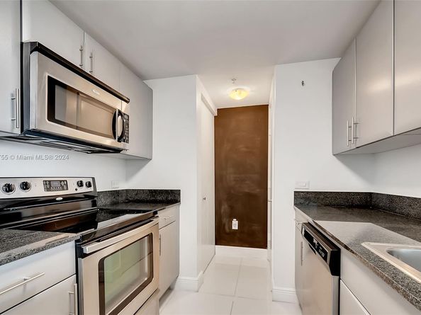 1871 NW S River Dr 1606, Miami FL 33125