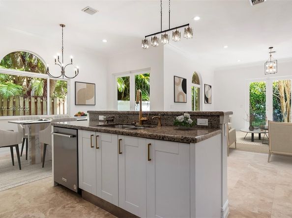 3559 Forest View Cir, Dania Beach FL 33312