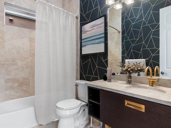 3559 Forest View Cir, Dania Beach FL 33312