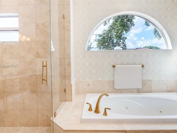 3559 Forest View Cir, Dania Beach FL 33312