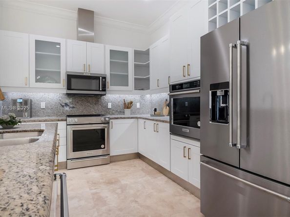 3559 Forest View Cir, Dania Beach FL 33312