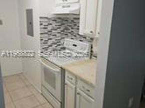 1153 Lake Victoria Dr J, West Palm Beach FL 33411