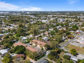 330 SW 2nd Ave 3, Hallandale Beach FL 33009