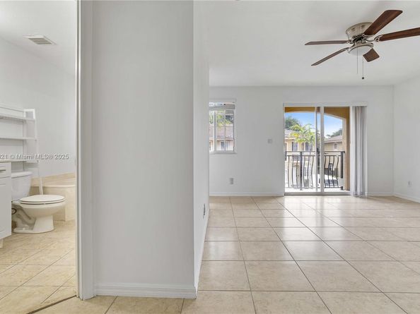 330 SW 2nd Ave 3, Hallandale Beach FL 33009