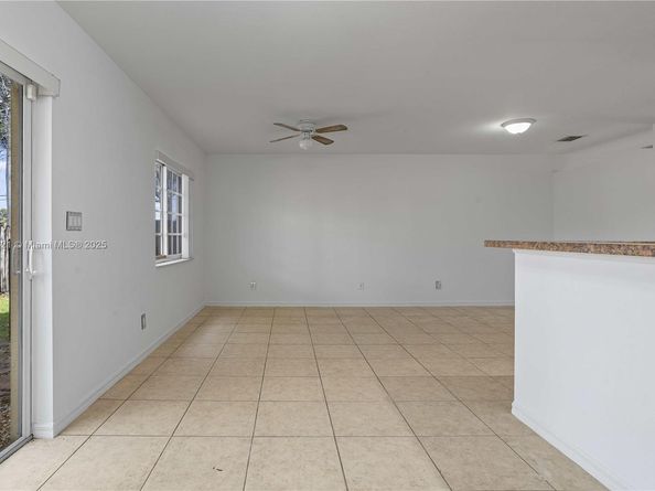 330 SW 2nd Ave 3, Hallandale Beach FL 33009