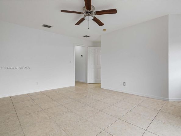 330 SW 2nd Ave 3, Hallandale Beach FL 33009