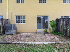 330 SW 2nd Ave 3, Hallandale Beach FL 33009