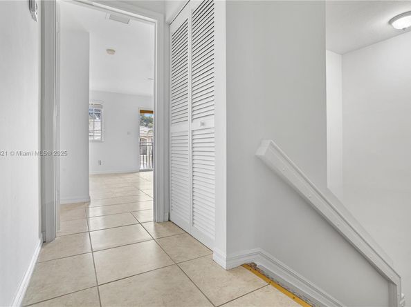 330 SW 2nd Ave 3, Hallandale Beach FL 33009