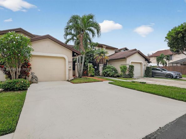 13702 SW 101st Ter, Miami FL 33186