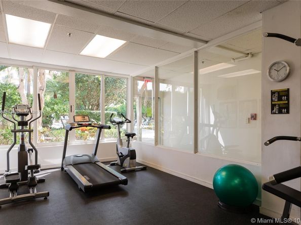 255 W 24th St 302, Miami Beach FL 33140