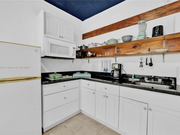 255 W 24th St 302, Miami Beach FL 33140