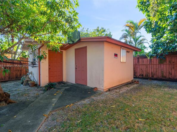 5834 SW 4th St, Miami FL 33144