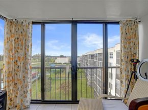 8900 Washington Blvd PH5, Pembroke Pines FL 33025