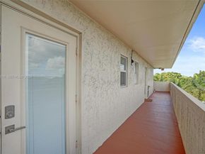 8900 Washington Blvd PH5, Pembroke Pines FL 33025