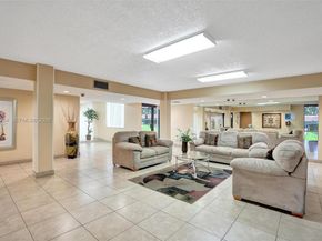 8900 Washington Blvd PH5, Pembroke Pines FL 33025