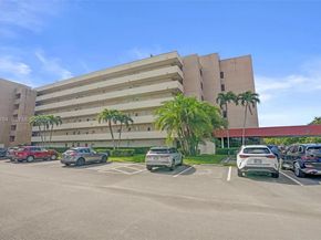 8900 Washington Blvd PH5, Pembroke Pines FL 33025