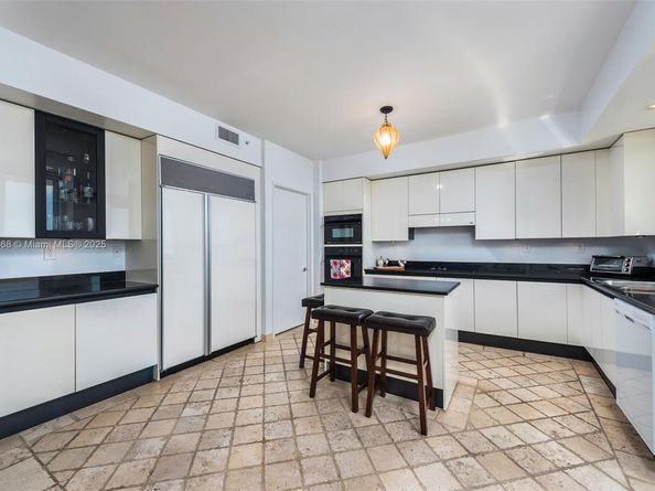 789 Crandon Blvd 1202, Key Biscayne FL 33149