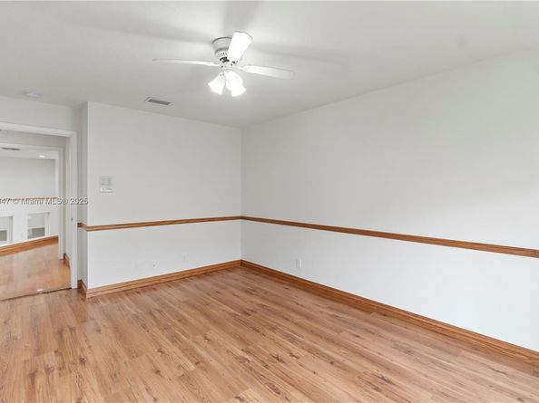 15601 SW 14th St, Pembroke Pines FL 33027