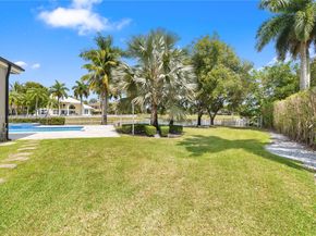 15601 SW 14th St, Pembroke Pines FL 33027