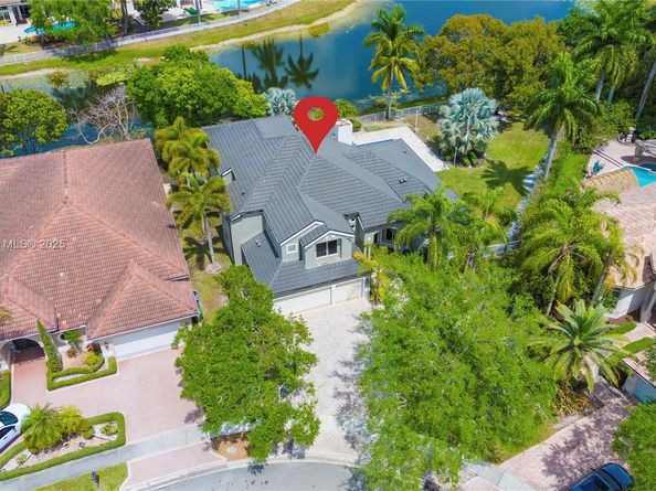 15601 SW 14th St, Pembroke Pines FL 33027