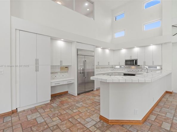 15601 SW 14th St, Pembroke Pines FL 33027