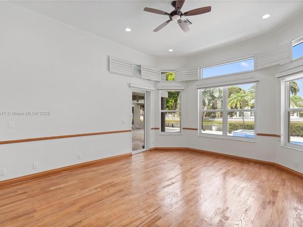 15601 SW 14th St, Pembroke Pines FL 33027