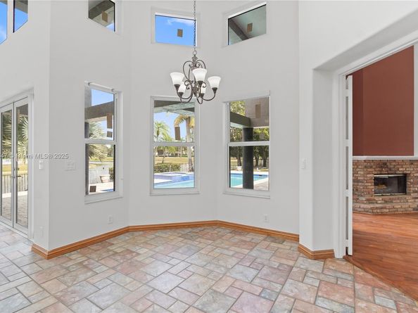 15601 SW 14th St, Pembroke Pines FL 33027