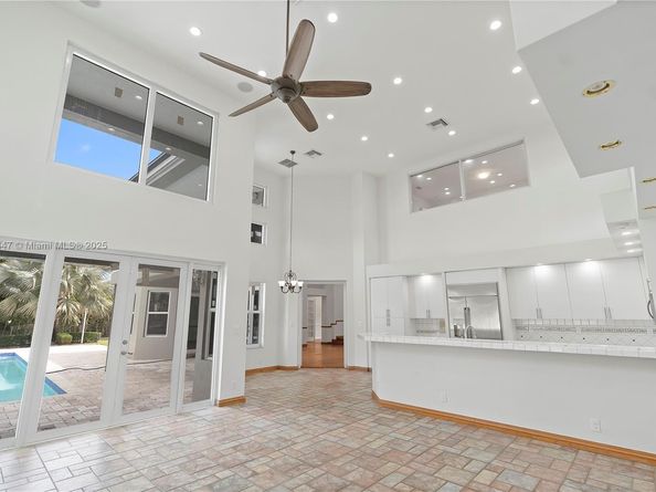 15601 SW 14th St, Pembroke Pines FL 33027