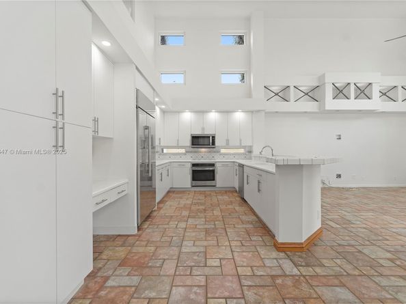 15601 SW 14th St, Pembroke Pines FL 33027