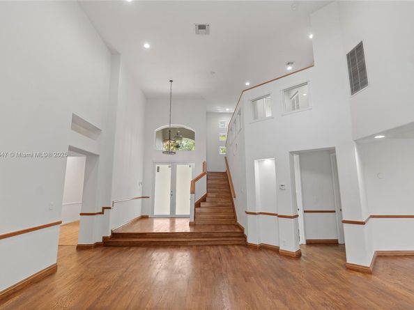 15601 SW 14th St, Pembroke Pines FL 33027