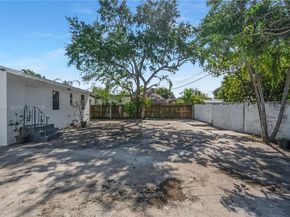 1340 NW 52nd St, Miami FL 33142
