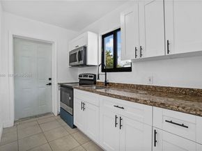1340 NW 52nd St, Miami FL 33142