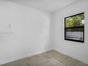 1340 NW 52nd St, Miami FL 33142