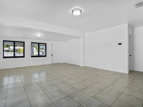 1340 NW 52nd St, Miami FL 33142