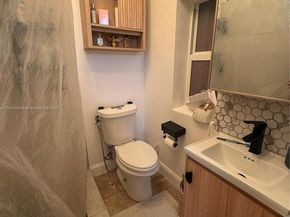 726 NW 75th St, Miami FL 33150