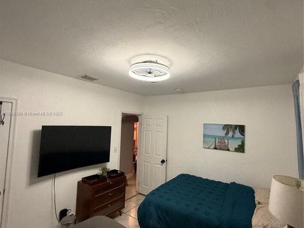 726 NW 75th St, Miami FL 33150