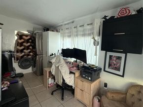 726 NW 75th St, Miami FL 33150