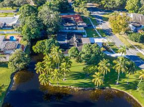 400 SW 62nd Ave, Plantation FL 33317