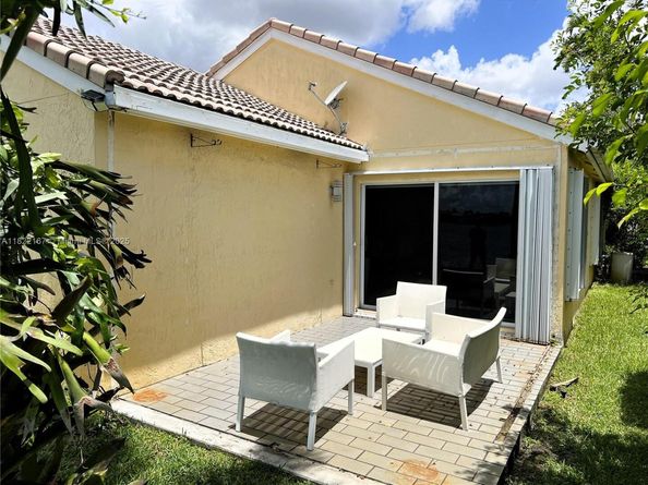 1605 Salerno Cir, Weston FL 33327