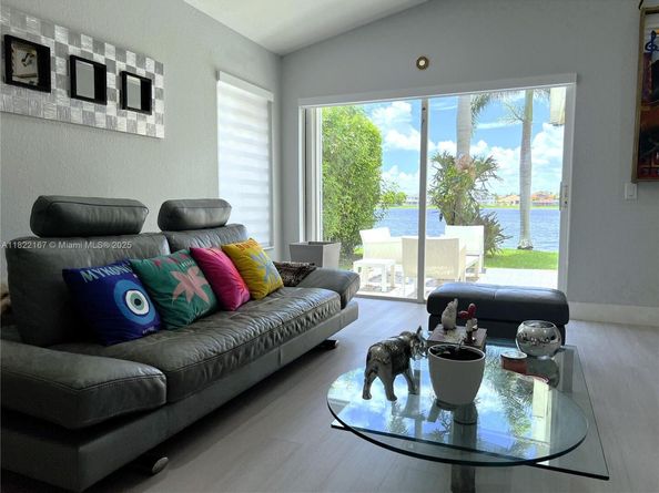 1605 Salerno Cir, Weston FL 33327