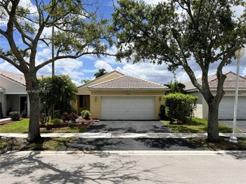 1605 Salerno Cir