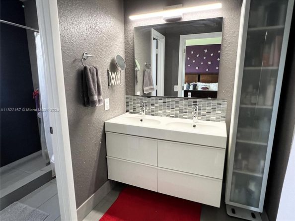1605 Salerno Cir, Weston FL 33327