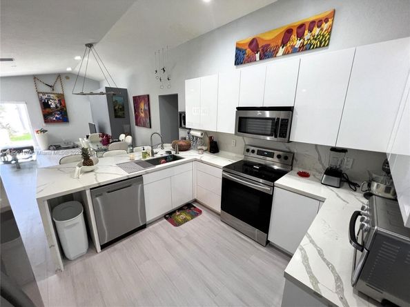 1605 Salerno Cir, Weston FL 33327