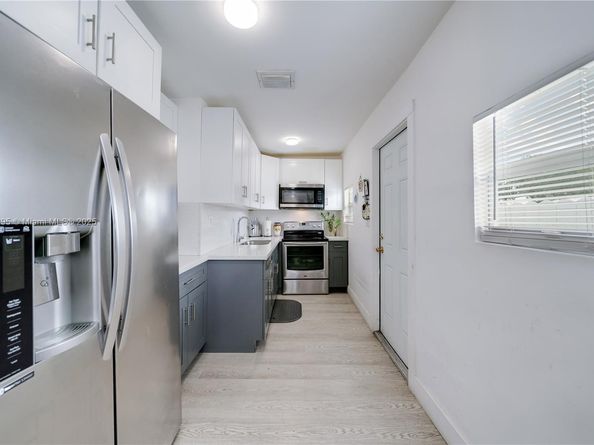 1629 NW 43rd St, Miami FL 33142