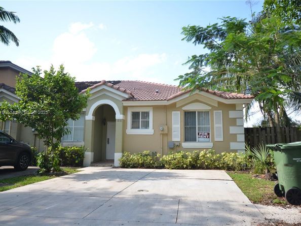 1616 SW 2nd St 1616, Homestead FL 33030