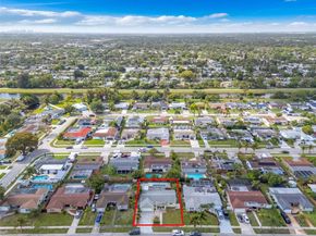 6534 NW 2nd St, Margate FL 33063