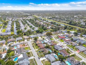 6534 NW 2nd St, Margate FL 33063