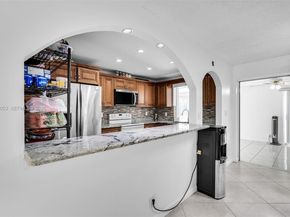 6534 NW 2nd St, Margate FL 33063