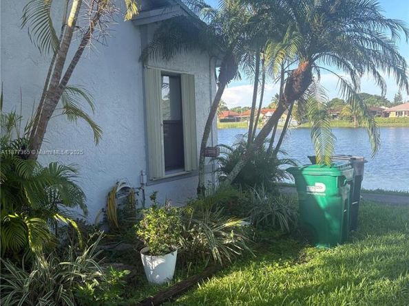 6604 SW 152nd Pl 2604, Miami FL 33193