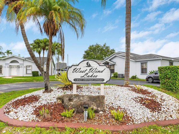 6604 SW 152nd Pl 2604, Miami FL 33193